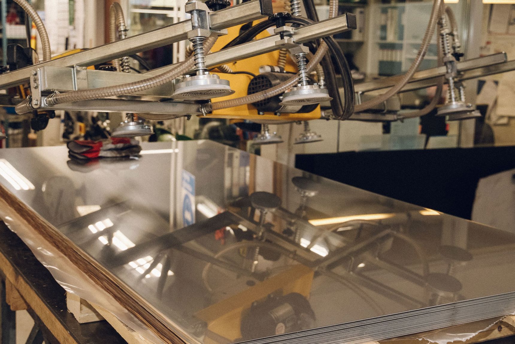 Dæk og metal, Vævervej 11