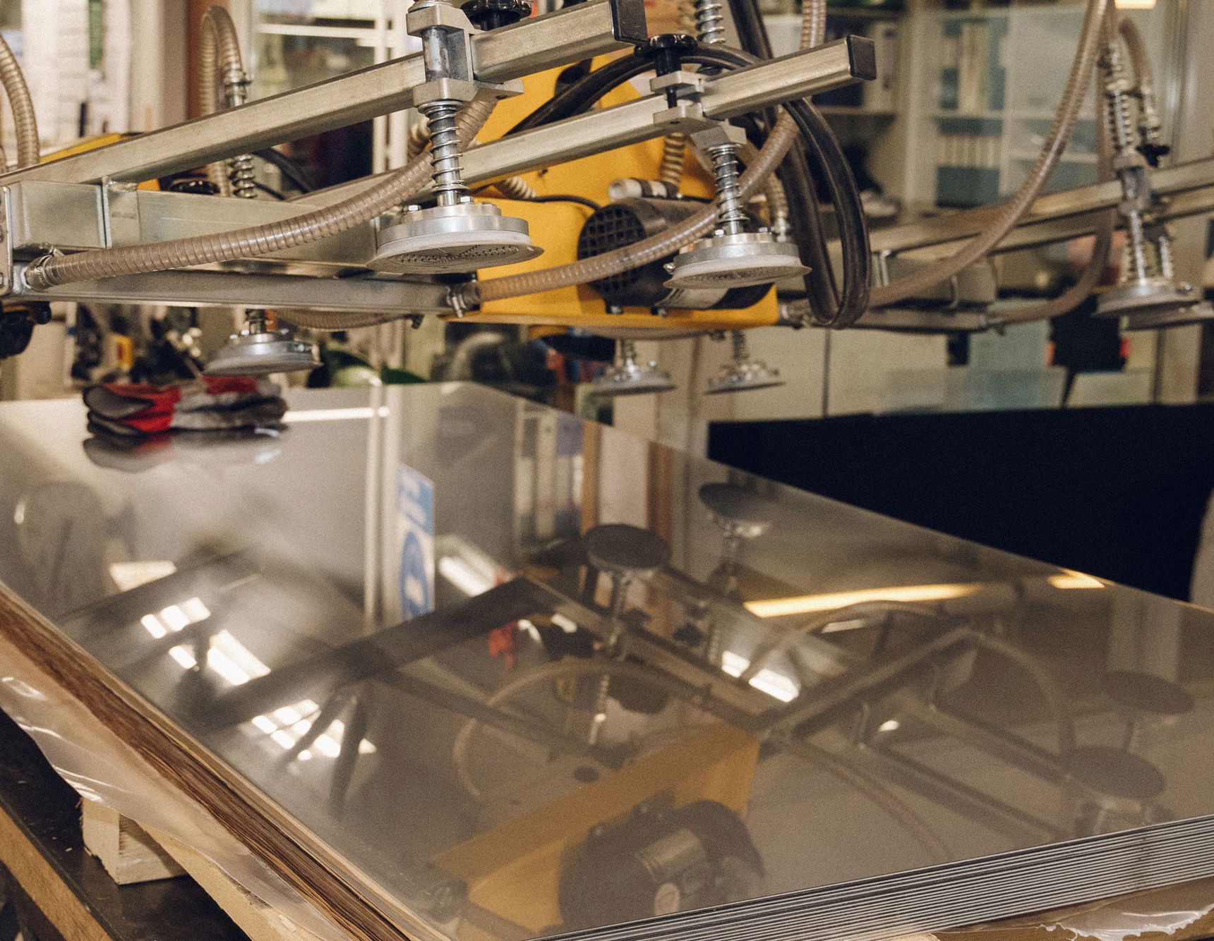 Dæk og metal, Vævervej 11