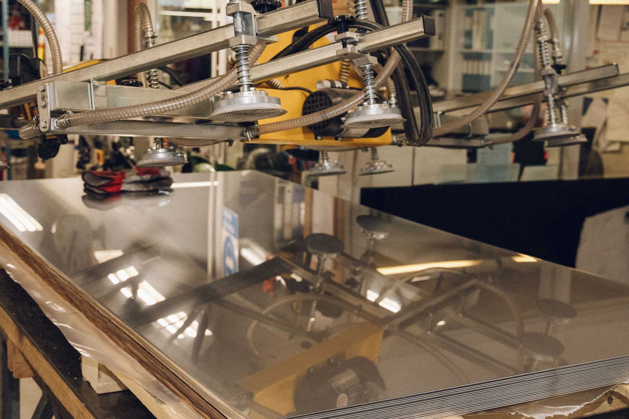 Dæk og metal, Vævervej 11